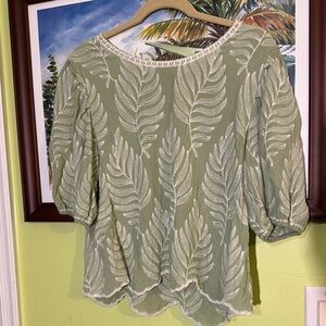 Leaf Patterned Green Women's Top